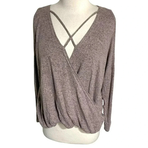 Design Labs Lord & Taylor M sexy pink surplice cold‎ shoulder top - Picture 2 of 6